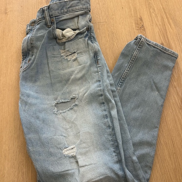 Old Navy Men's Relaxed Light Blue Jeans - Picture 1 of 2